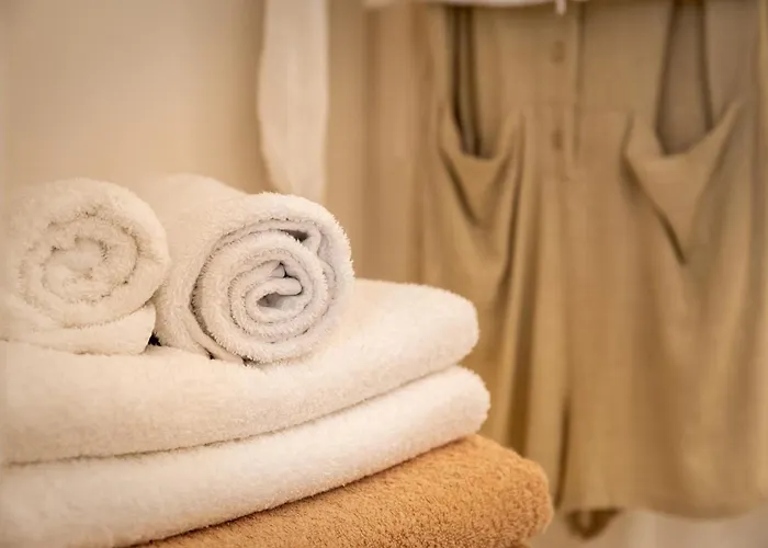 Short Lemon Tree Naxos City