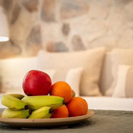 Short Lemon Tree Apartment *