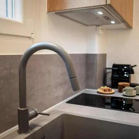 Apartment Short Lemon Tree