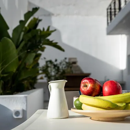 Short Lemon Tree Naxos City