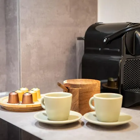 Short Lemon Tree * Naxos City