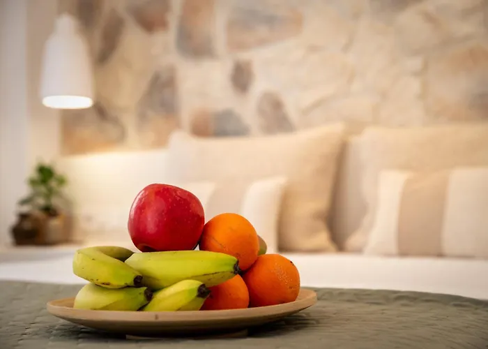 Short Lemon Tree Apartment *