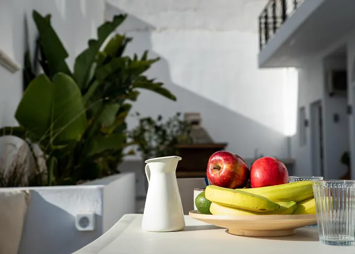 Short Lemon Tree Naxos City